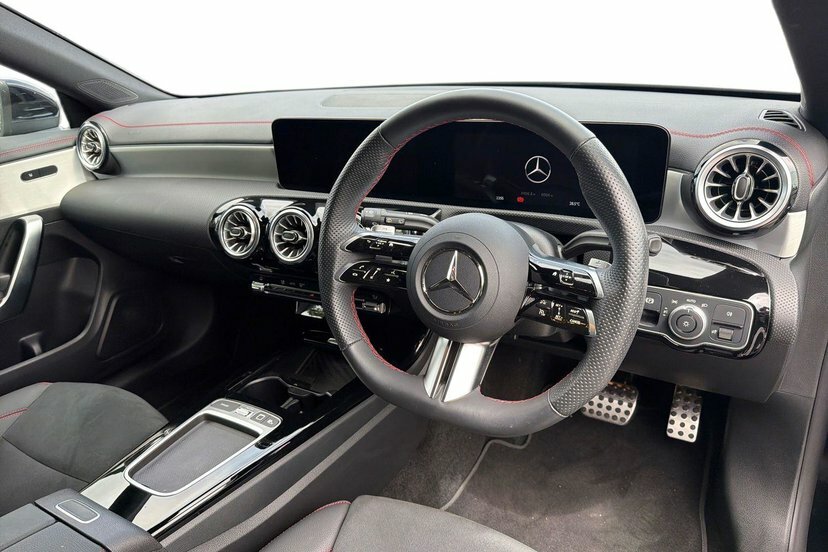 Mercedes-Benz CLA Class Cla180 Amg Line Executive Shooting Brake Black #5