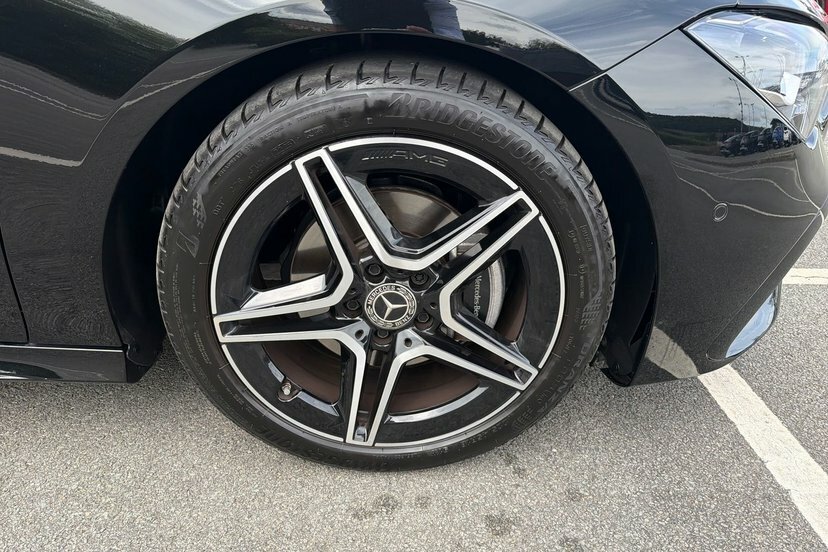 Mercedes-Benz CLA Class Cla180 Amg Line Executive Shooting Brake Black #4