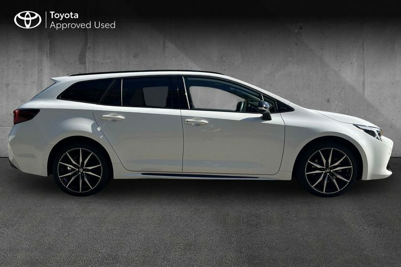 Toyota Corolla 2.0 Vvt-h Gr Sport Touring Sports Hybri Black #4