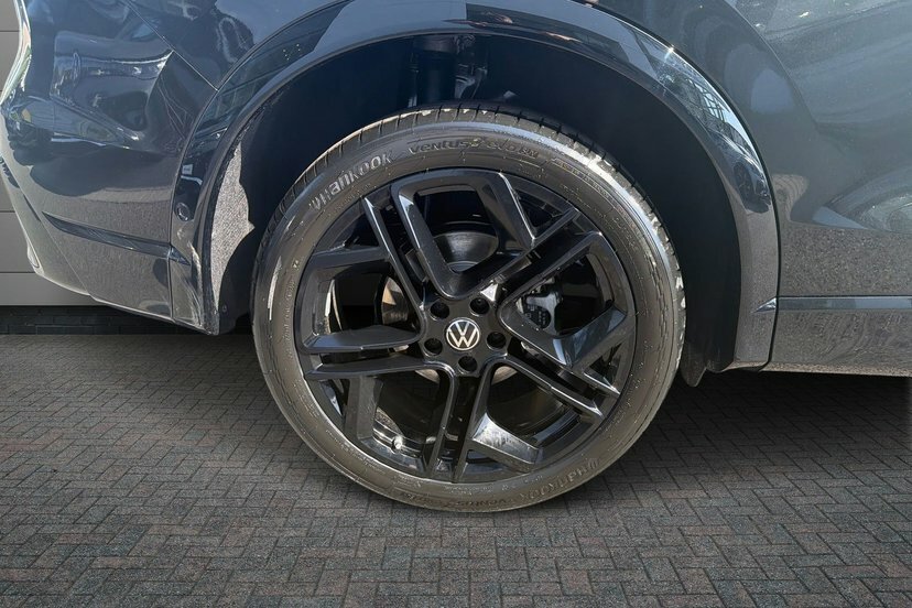 Volkswagen Tiguan 2.0 Tdi Black Edition Suv Dsg 150 Ps EF26WTY Black #5