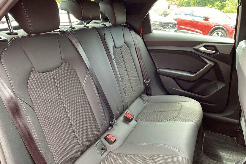 Audi A1 30 Tfsi Citycarver Red #14