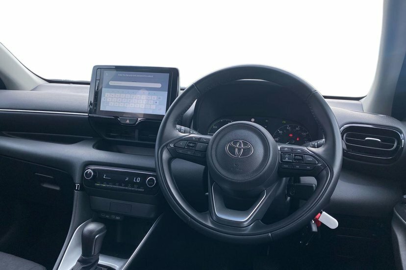 Toyota Yaris 1.5 Vvt-h Icon Hatchback Hybrid E-cvt White #6
