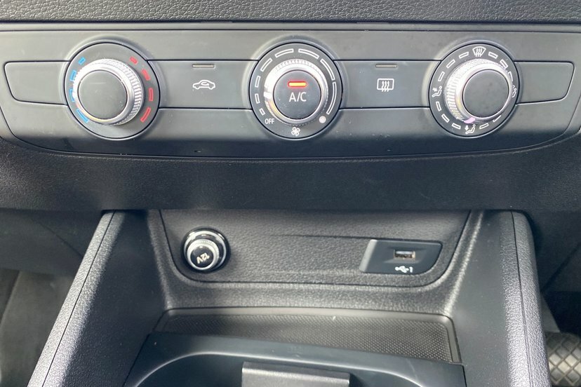 Audi Q2 35 Tfsi Black Edition S Tronic Black #35