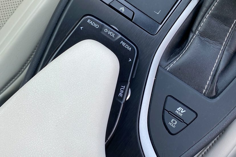 Lexus UX F-sport Premium Plus Grey #26