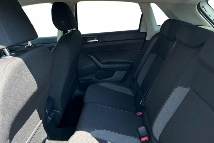 Volkswagen Polo Match White #8