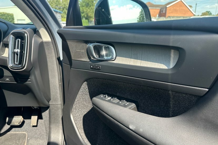 Volvo XC40 2.0 B3p Plus Dark Estate Grey #11