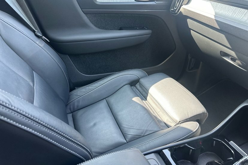 Volvo XC40 2.0 B3p Plus Dark Estate Grey #29