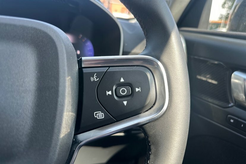 Volvo XC40 2.0 B3p Plus Dark Estate Grey #16