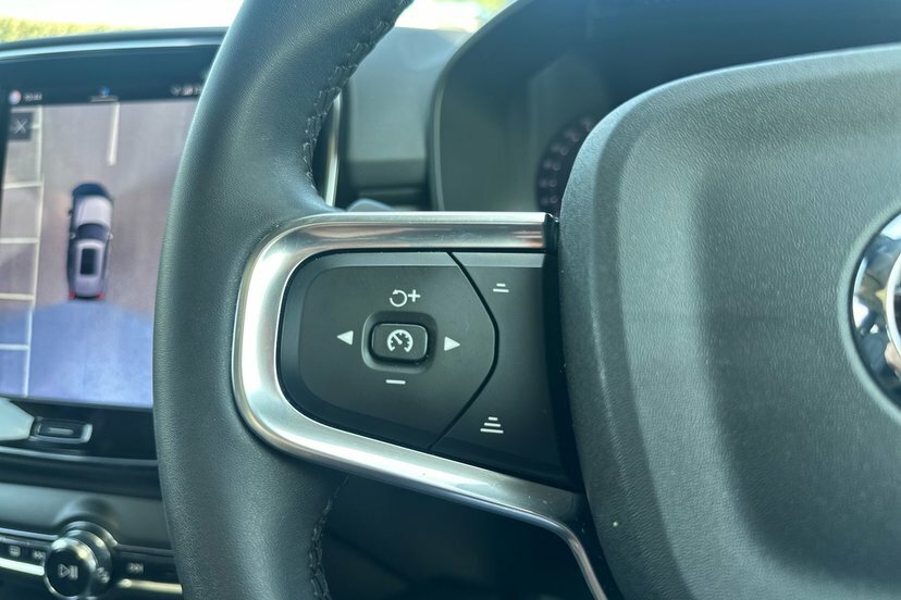 Volvo XC40 2.0 B3p Plus Dark Estate Grey #15