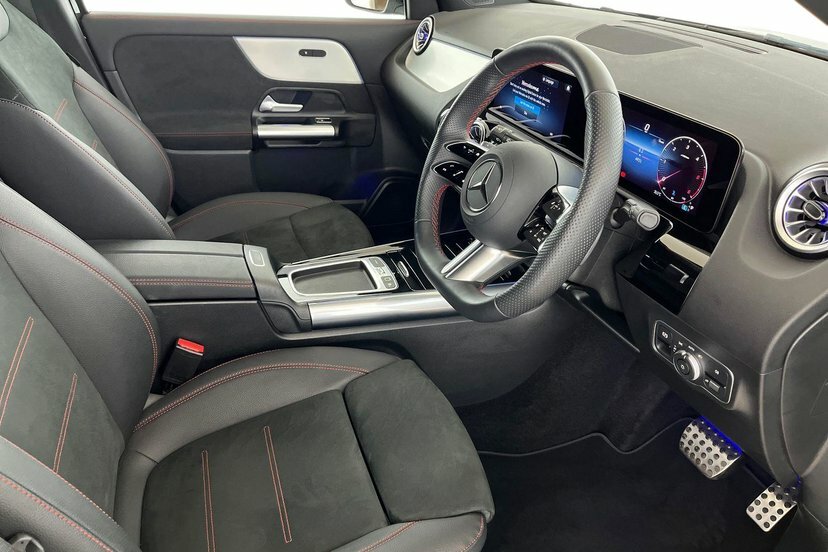 Mercedes-Benz GLA Class Gla200d Amg Line Executive Black #5