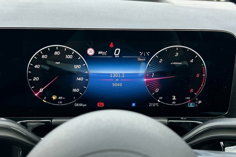 Mercedes-Benz GLA Class 2.0 Gla220d Amg Line Premium Plus Suv Black #6
