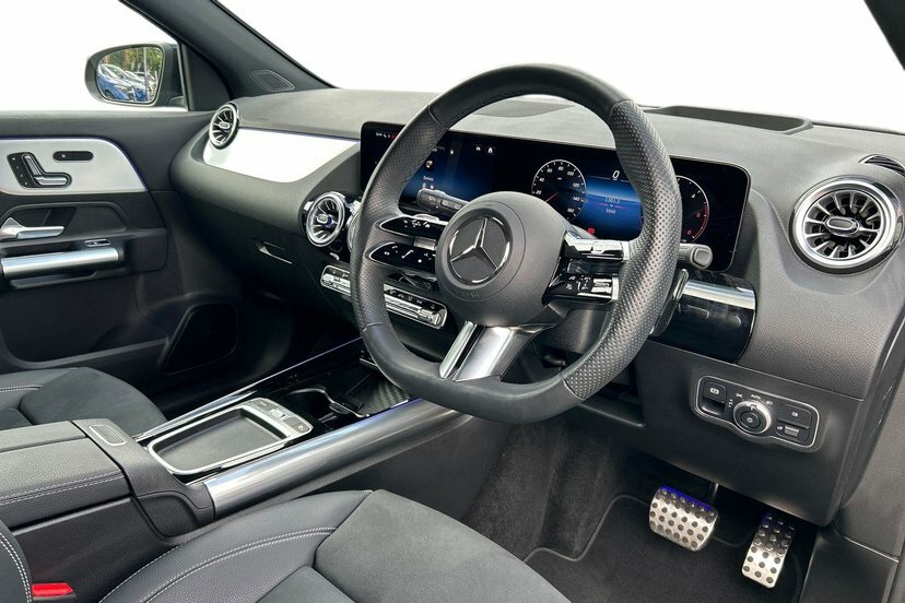 Mercedes-Benz GLA Class 2.0 Gla220d Amg Line Premium Plus Suv Black #5