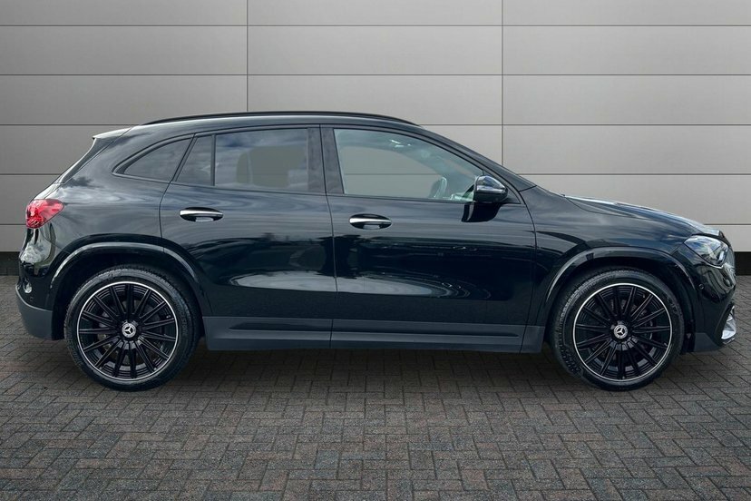 Mercedes-Benz GLA Class 2.0 Gla220d Amg Line Premium Plus Suv Black #3