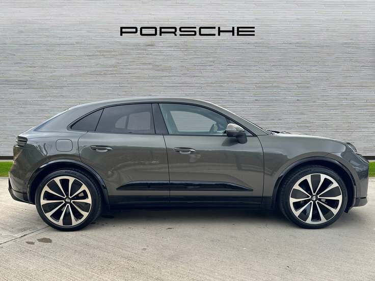 Porsche Macan 100Kwh 4 Suv 4Wd 408 Ps HS26CYO Green #3
