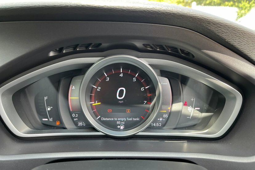 Volvo V40 2.0L T2 Momentum 121 Bhp White #20