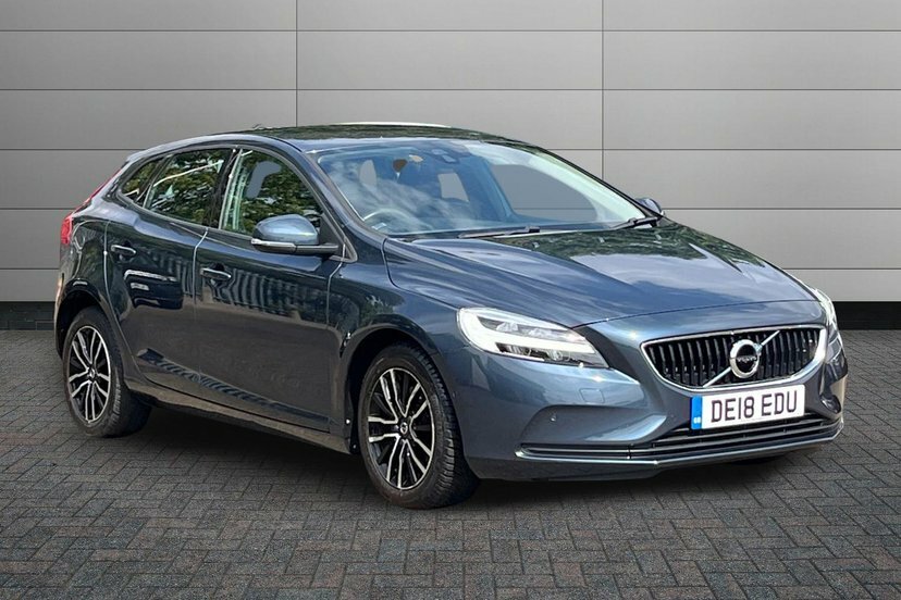 Volvo V40 2.0 T3 Momentum Hatchback 152 P Blue