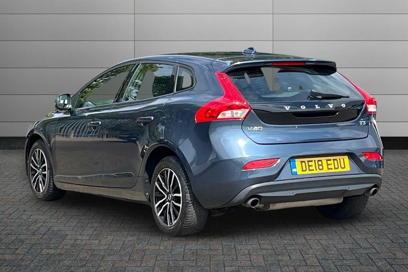 Volvo V40 2.0 T3 Momentum Hatchback 152 P Blue #3