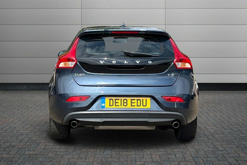 Volvo V40 2.0L T2 Momentum 121 Bhp White #12