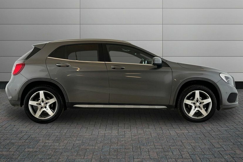 Mercedes-Benz GLA Class 2.1 Gla200d Amg Line Executive 7G-dct Grey #4