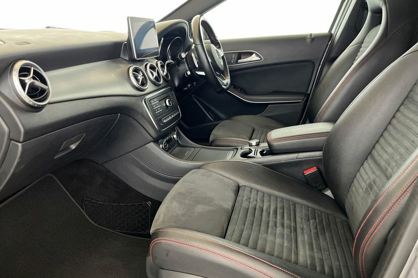 Mercedes-Benz GLA Class 2.1 Gla200d Amg Line Executive 7G-dct Grey #2