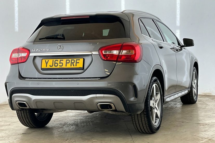 Mercedes-Benz GLA Class 220 Cdi 4Matic Amg Line Red #30
