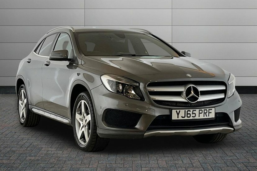 Mercedes-Benz GLA Class 2.1 Gla200d Amg Line Executive 7G-dct Grey