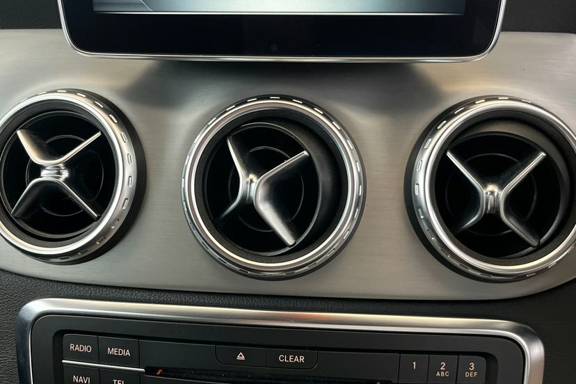 Mercedes-Benz GLA Class 220 Cdi 4Matic Amg Line Red #47