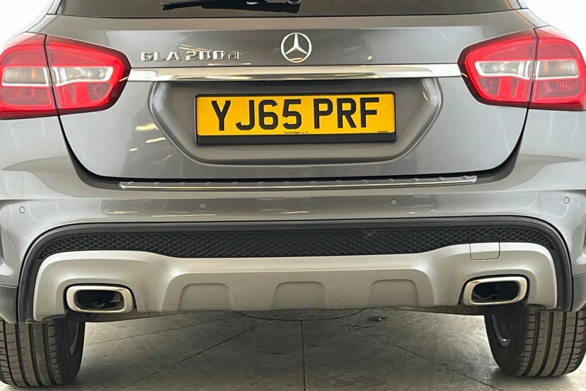 Mercedes-Benz GLA Class 220 Cdi 4Matic Amg Line Red #25