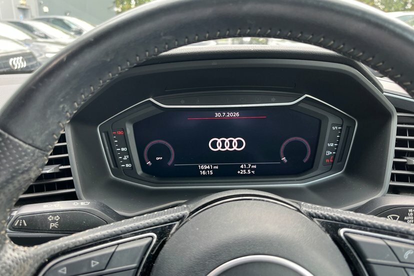 Audi A1 30 Tfsi Citycarver Black #7