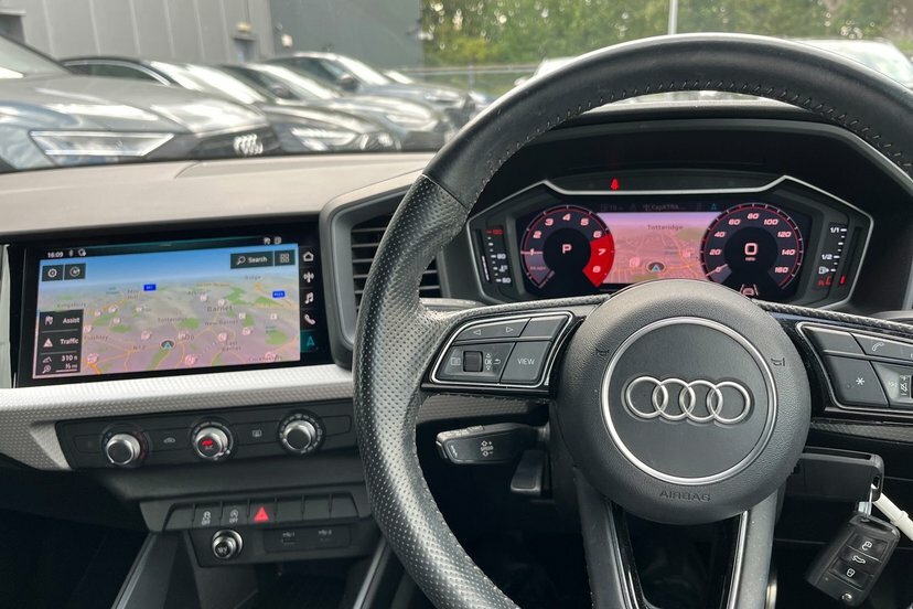 Audi A1 30 Tfsi Citycarver Black #19
