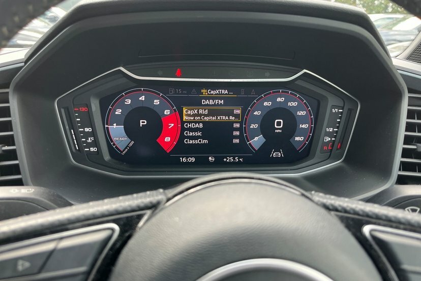 Audi A1 30 Tfsi Citycarver Black #17