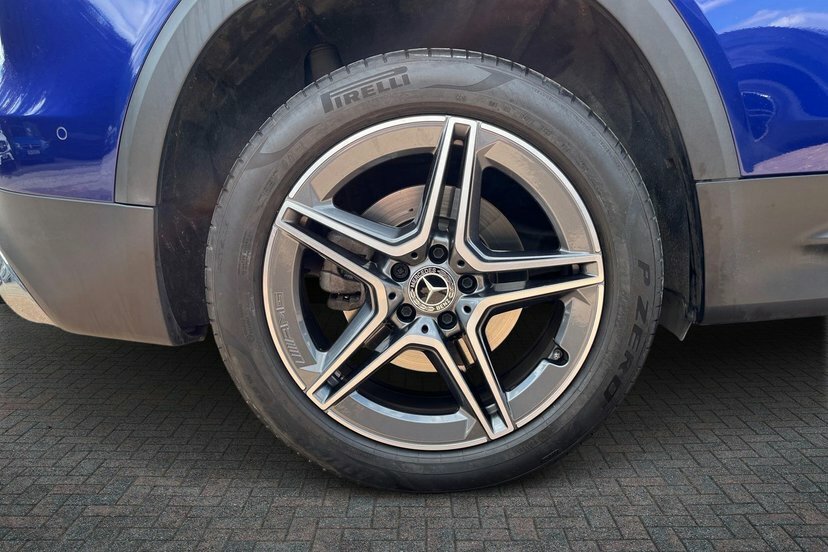 Mercedes-Benz GLB Class Glb220d Amg Line Premium Blue #4