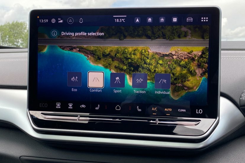 Volkswagen ID.4 210Kw Essential Pro 77Kwh Black #36