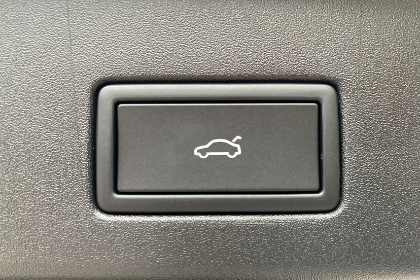 Volkswagen ID.4 210Kw Essential Pro 77Kwh Black #26