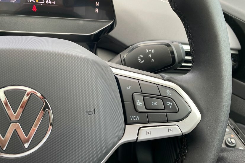 Volkswagen ID.4 210Kw Essential Pro 77Kwh Black #42