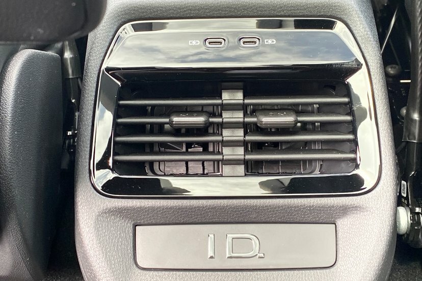 Volkswagen ID.4 210Kw Essential Pro 77Kwh Black #25