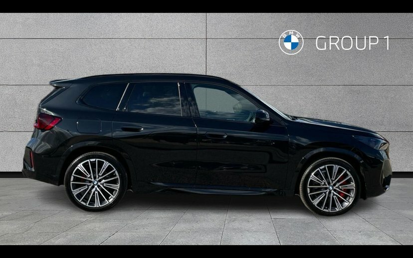 BMW iX1 30 66.5Kwh Shadow Edition Suv Xd Black #3