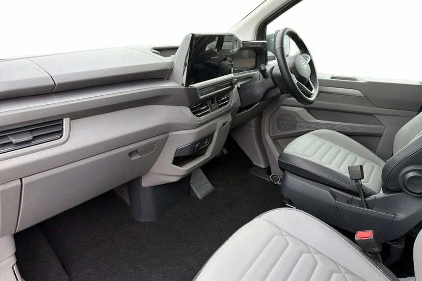 Volkswagen Transporter Shuttle 210Kw 65Kwh Minibus Style EY26XYL #2