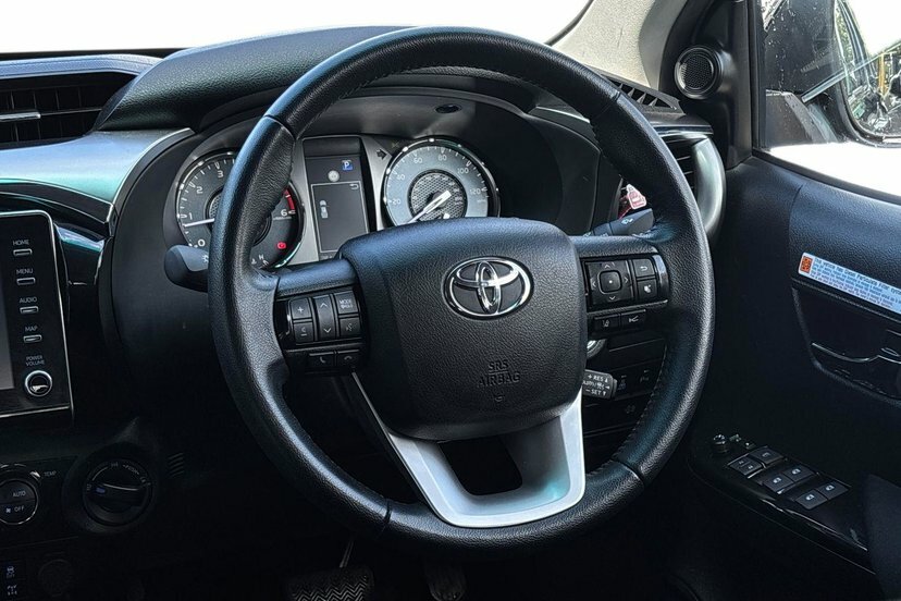 Toyota HILUX 2.8 D-4d Invincible Pickup Double Cab A Black #5