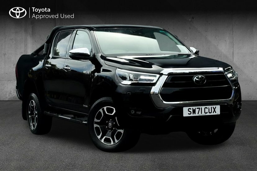 Toyota HILUX 2.8 D-4d Invincible Pickup Double Cab A Black