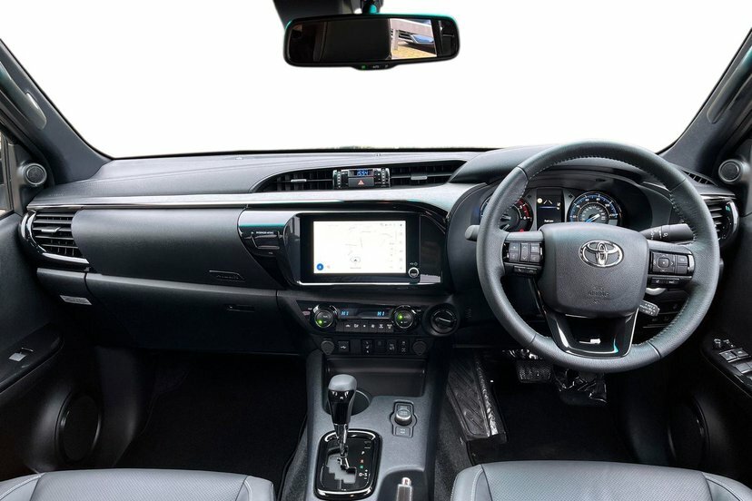 Toyota HILUX 2.8 D-4d-h Invincible X Pickup Hybrid A GD75CRU Black #6