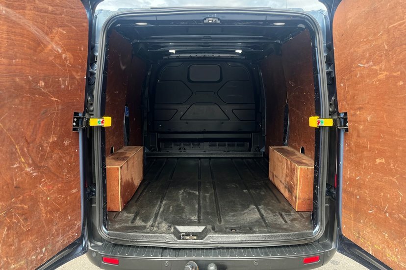 Ford Transit Custom 2.0 300 Ecoblue Trail Panel Van RJ22UWZ Blue #2