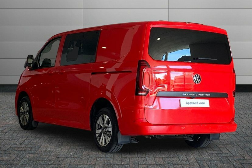 Volkswagen E-Transporter T32 65Kwh Commerce Pro Kombi Double Cab Electr LN26VDG Red #3