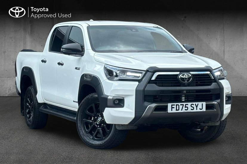 Toyota HILUX 2.8 D-4d-h Invincible X Pickup Hybrid A White