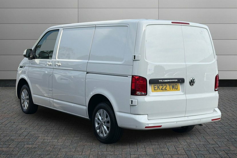 Volkswagen Transporter 2.0 Tdi 150 Highline Van Dsg EK22TMO White #3