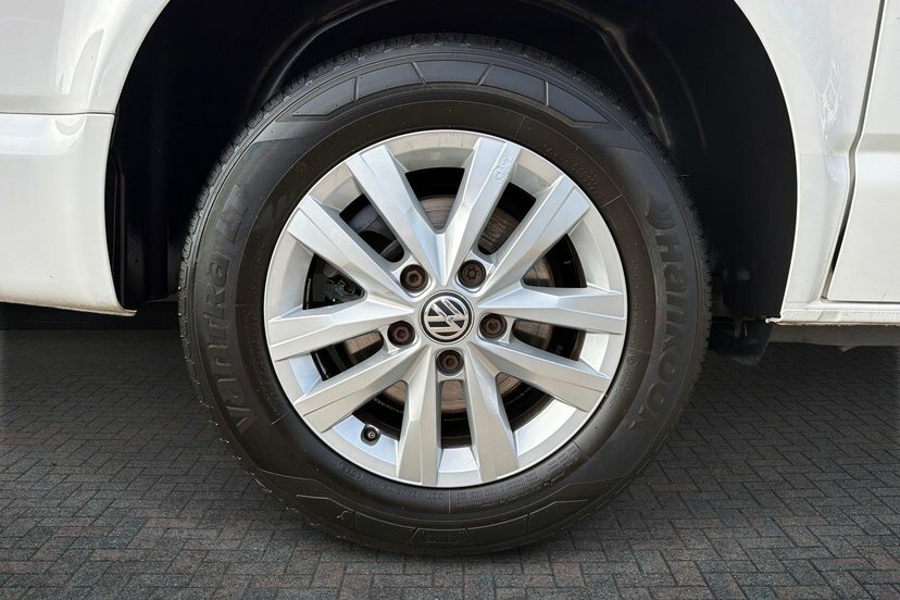 Volkswagen Transporter 2.0 Tdi 150 Highline Van Dsg EK22TMO White #5