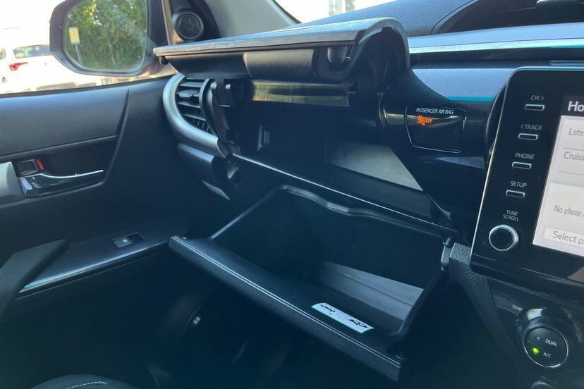 Toyota HILUX Pickup Black #49