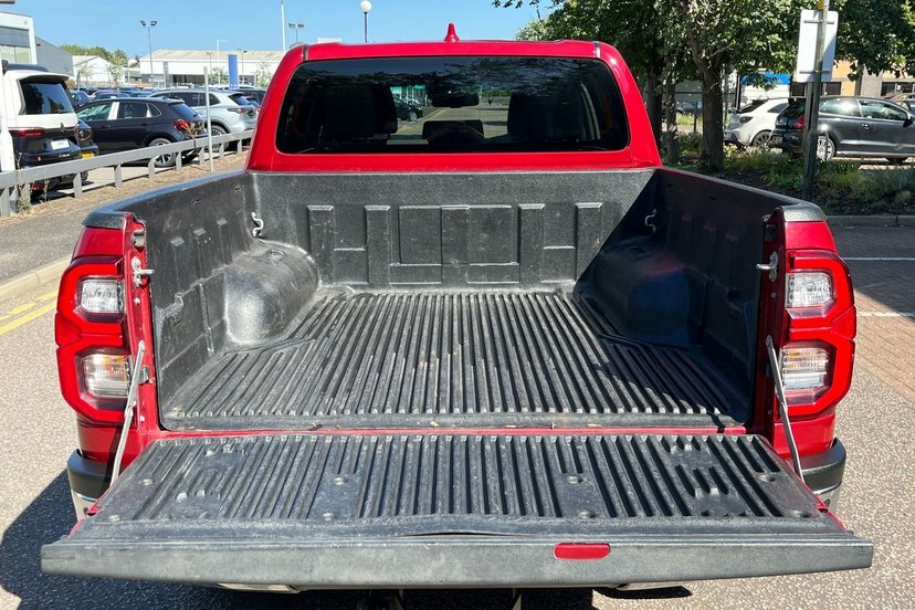 Toyota HILUX Pickup Black #9