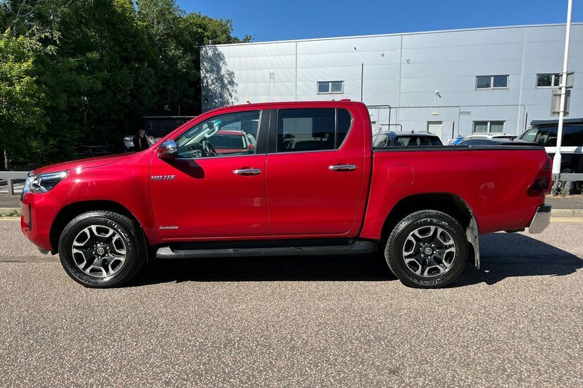 Toyota HILUX Pickup Black #14