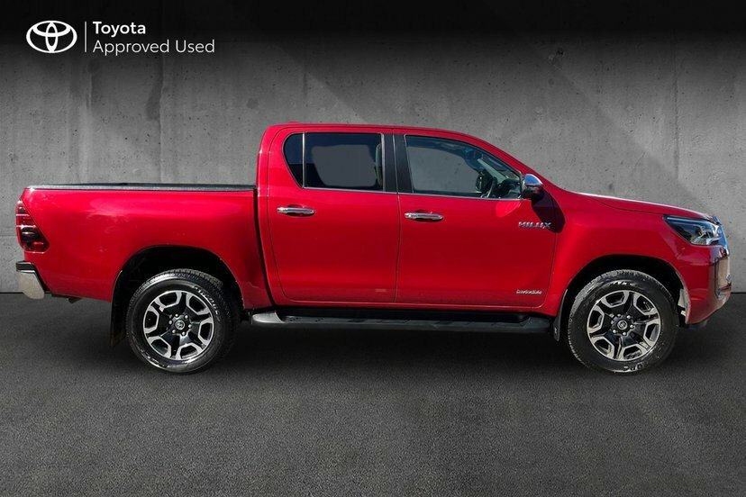 Toyota HILUX 2.8 D-4d Invincible Pickup Double Cab A Red #4